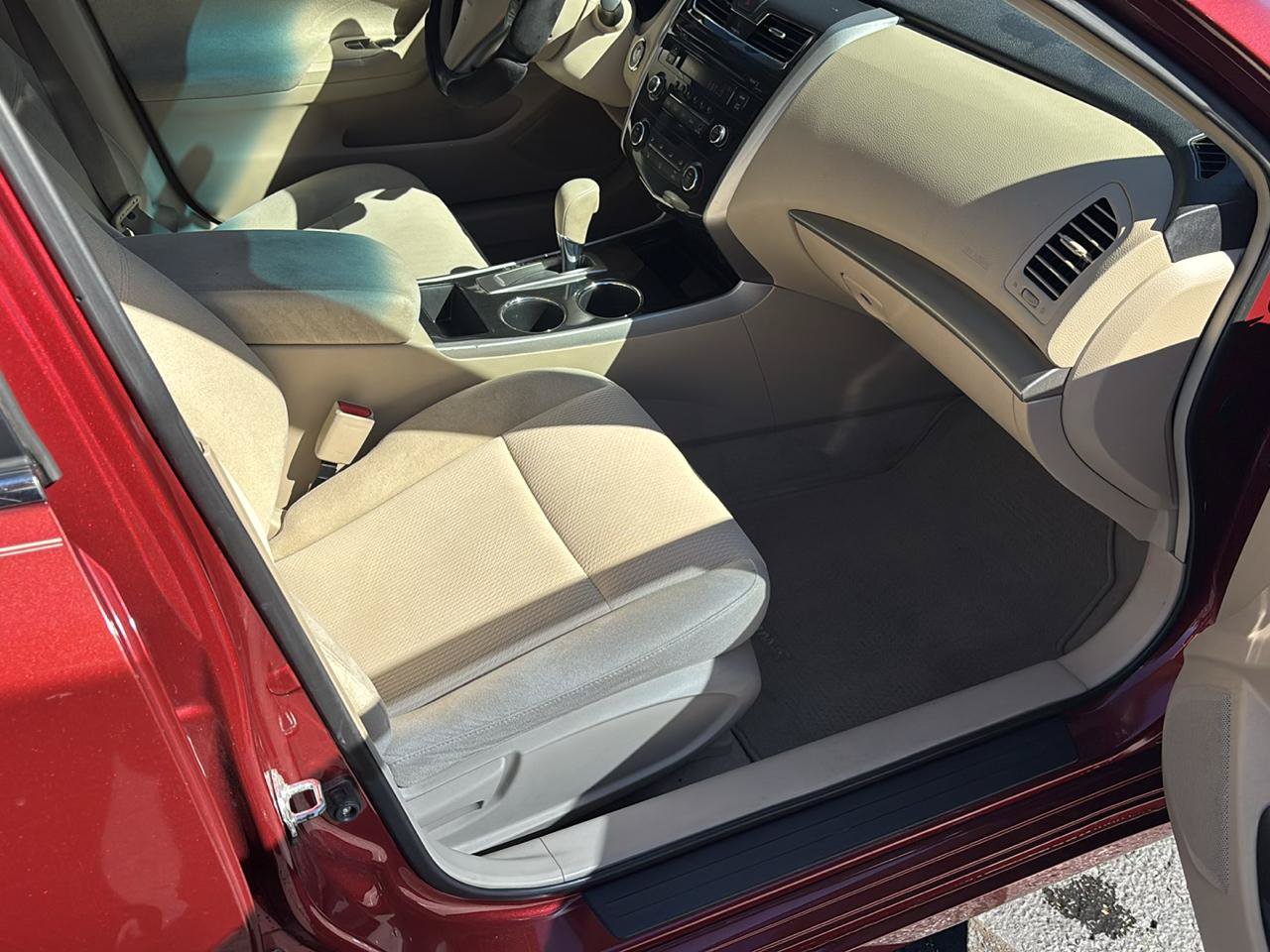 Used 2013 Nissan Altima 2.5 S FWD image 13