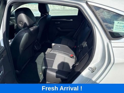 Used 2018 Chevrolet Impala LT w/ LT Entertainment Package FWD image 3