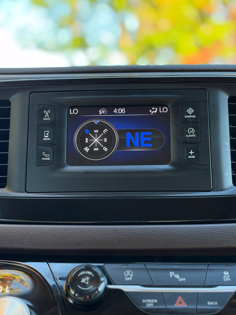 Used 2017 Chrysler Pacifica Touring-L FWD image 14