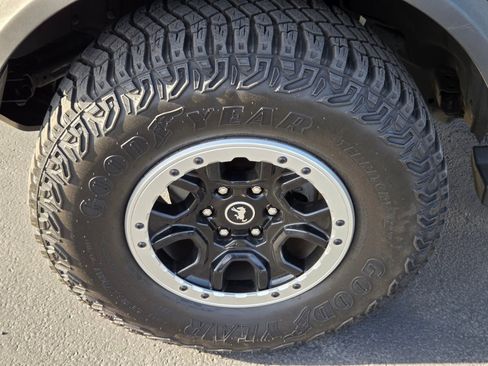 Certified 2022 Ford Bronco Outer Banks w/ Sasquatch Package AWD/4WD image 9