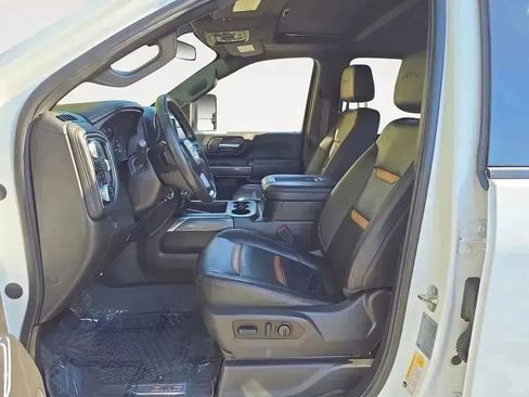 Used 2022 GMC Sierra 3500 AT4 w/ AT4 Preferred Package image 9