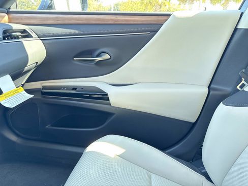 New 2025 Lexus ES 350 w/ Premium Package image 22