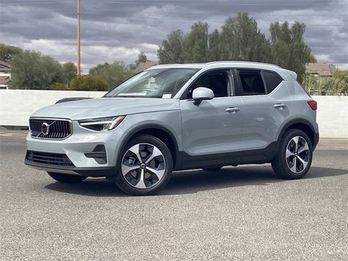New 2025 Volvo XC40 B5 Core w/ Protection Package Premier image 2