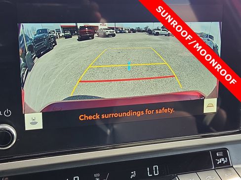 Used 2025 Toyota Camry SE w/ Convenience Package FWD image 18