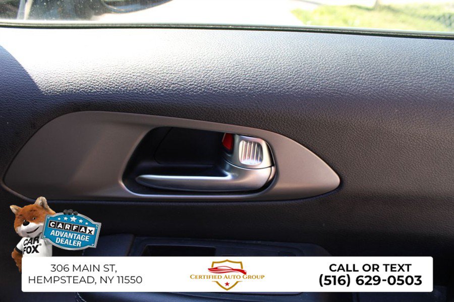 Used 2025 Chrysler Pacifica Select FWD image 19