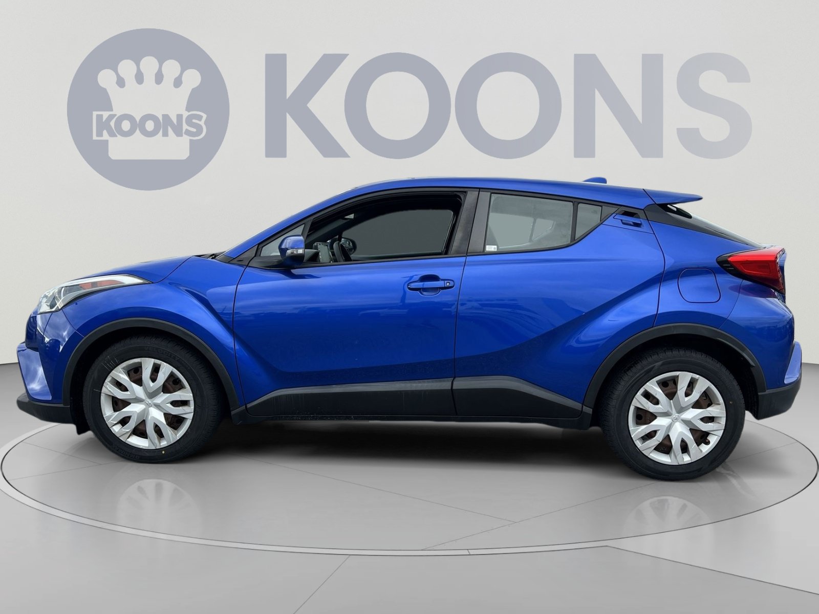 Used 2019 Toyota C-HR LE FWD image 2