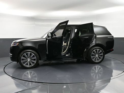 Used 2023 Land Rover Range Rover Autobiography image 41