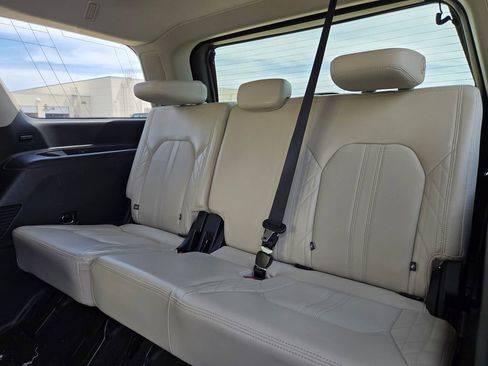 Used 2021 Ford Expedition Platinum RWD image 12