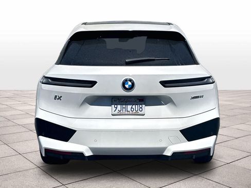 Used 2024 BMW iX xDrive50 w/ Sport Package AWD/4WD image 8