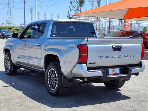 Certified 2025 Toyota Tacoma TRD Sport AWD/4WD image 4