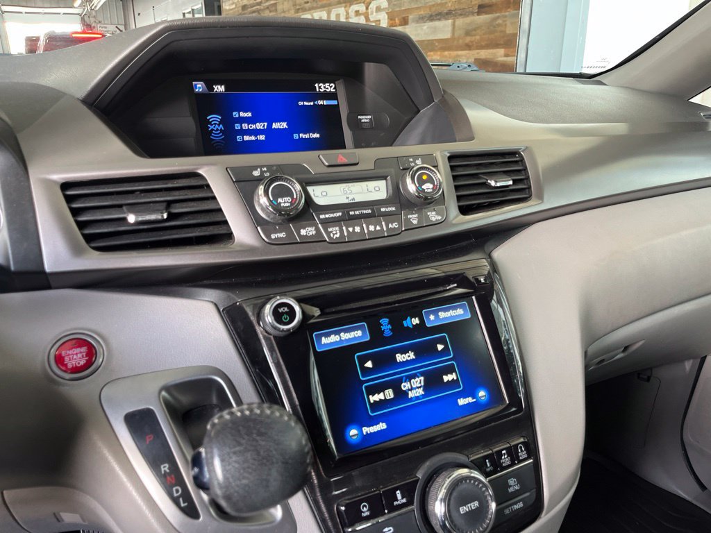 Used 2017 Honda Odyssey Touring image 3
