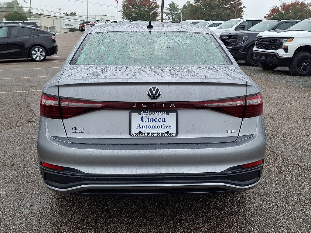 Used 2025 Volkswagen Jetta SE FWD image 8