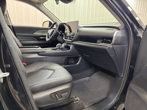 Used 2024 Toyota Grand Highlander XLE image 26