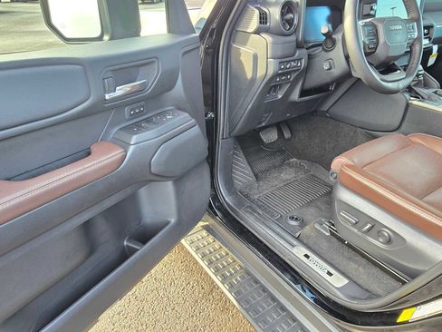 Used 2025 Toyota Land Cruiser w/ Premium Package image 20