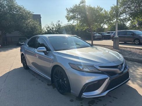 Used 2022 Toyota Camry XSE w/ Cold Weather Package FWD image 3