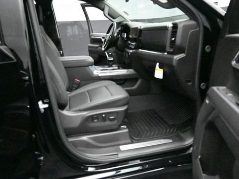 Used 2025 Chevrolet Silverado 1500 LTZ AWD/4WD image 14