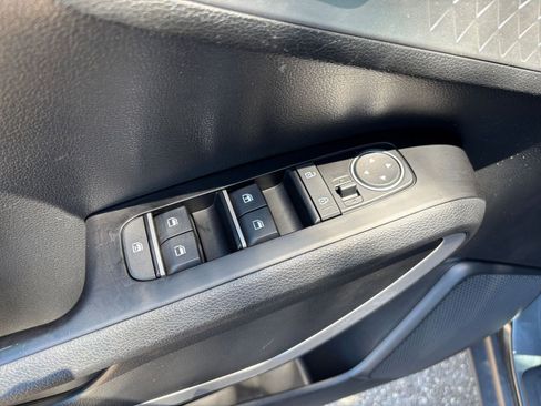 Used 2025 Kia Soul LX w/ LX Technology Package FWD image 18