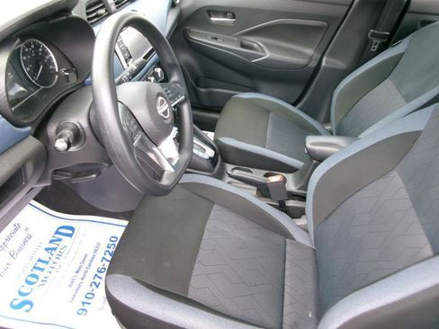 Used 2025 Nissan Versa SV FWD image 13