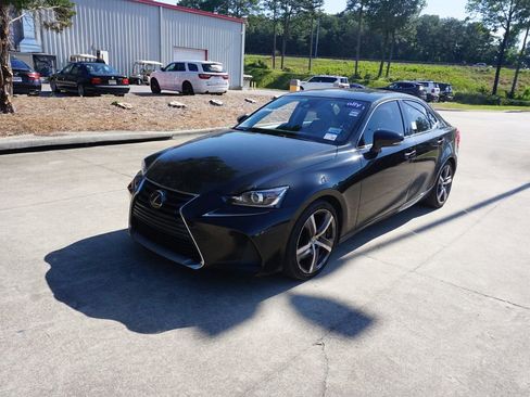 Used 2018 Lexus IS 300 w/ Premium Package RWD image 21