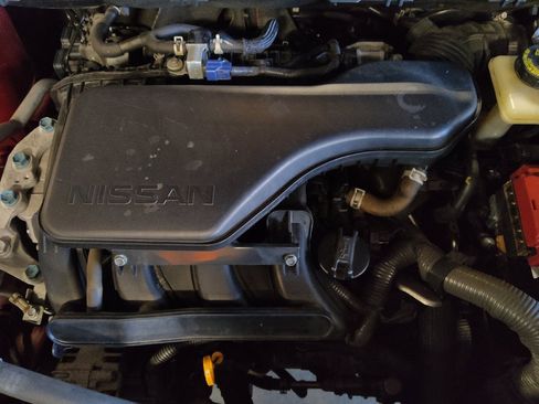 Used 2020 Nissan Rogue Sport S image 30