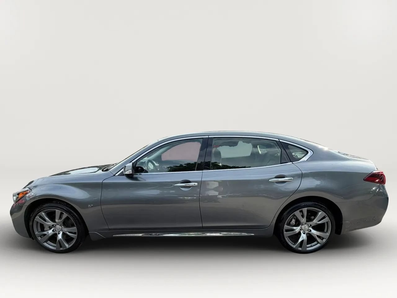 Used 2017 INFINITI Q70 L 3.7 AWD/4WD image 6