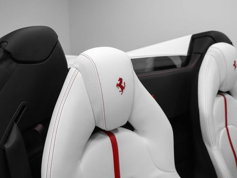 Used 2022 Ferrari F8 Tributo RWD image 27