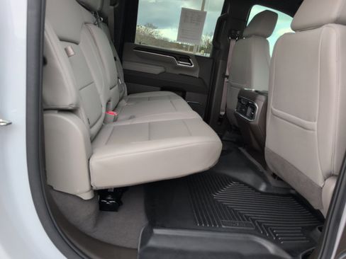 Used 2024 GMC Sierra 2500 SLT w/ SLT Premium Package image 14