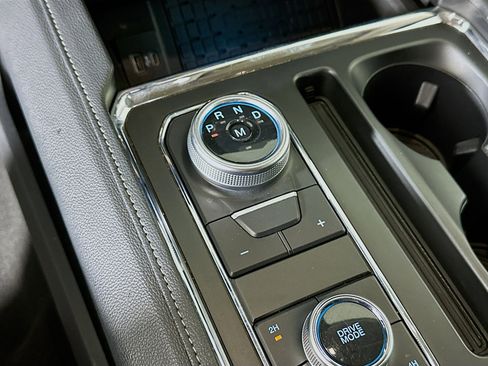 Used 2024 Ford Expedition Max XLT image 25