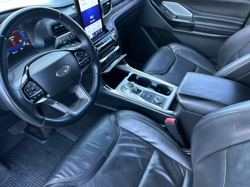 Used 2022 Ford Explorer Platinum w/ Equipment Group 601A AWD/4WD image 9