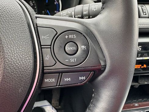 Used 2022 Toyota RAV4 Limited AWD/4WD image 23