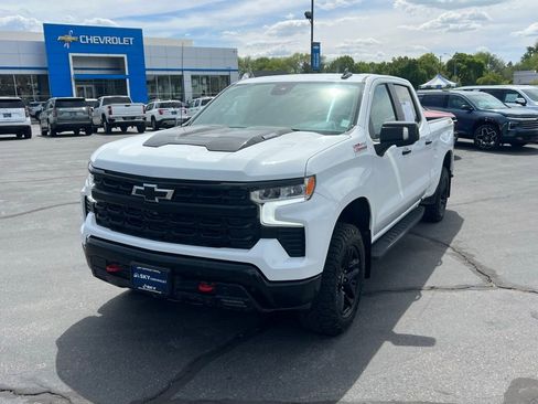 Used 2024 Chevrolet Silverado 1500 LT Trail Boss w/ LT Trail Boss Premium Package AWD/4WD image 2