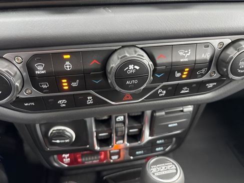 New 2025 Jeep Wrangler Unlimited Rubicon 392 image 29