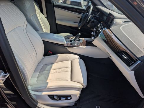 Used 2019 BMW 540i xDrive w/ M Sport Package AWD/4WD image 10