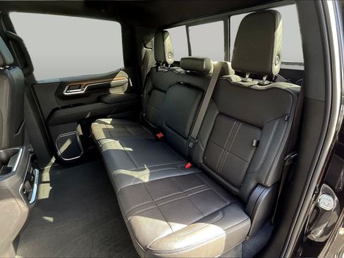 Used 2023 Chevrolet Silverado 1500 High Country w/ High Country Premium Package AWD/4WD image 25