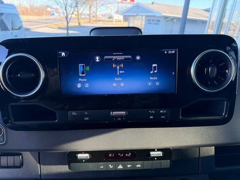 New 2025 Mercedes-Benz Sprinter 2500 image 17