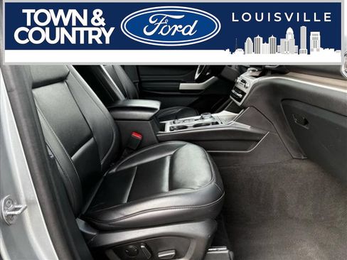 Used 2024 Ford Explorer XLT w/ Equipment Group 202A AWD/4WD image 17