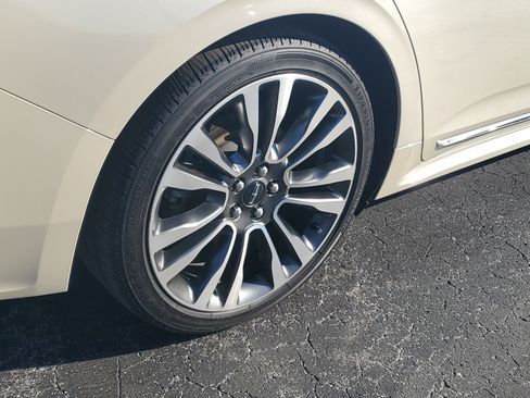 Used 2018 Lincoln Continental Reserve image 7