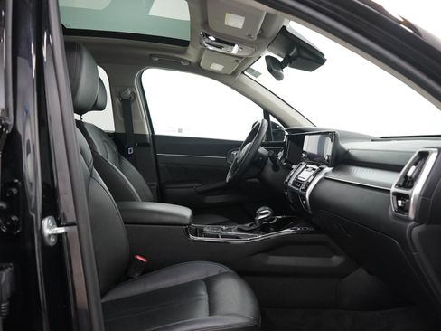 Used 2023 Kia Sorento SX AWD/4WD image 13