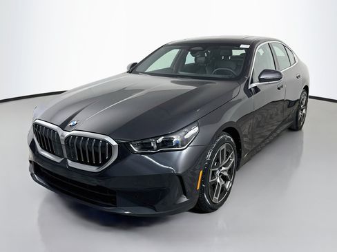 Used 2026 BMW 530i RWD image 4