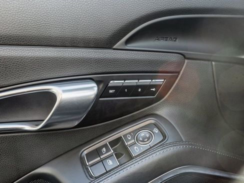 Used 2018 Porsche 718 Boxster GTS image 17