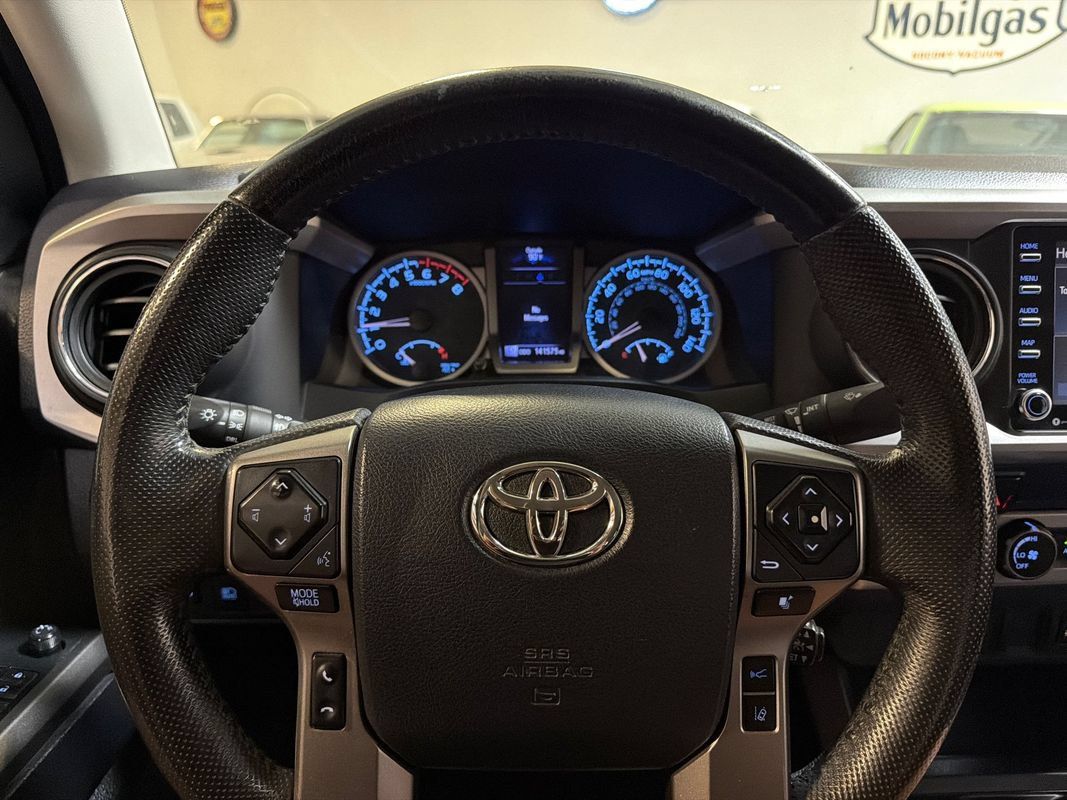 Used 2020 Toyota Tacoma SR5 RWD image 17