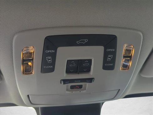 Certified 2026 Toyota Sienna XLE FWD image 21