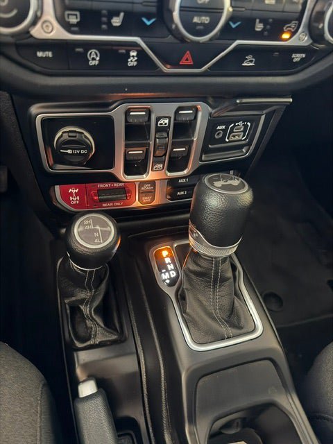 Used 2024 Jeep Wrangler Unlimited Rubicon w/ Technology Group AWD/4WD image 11