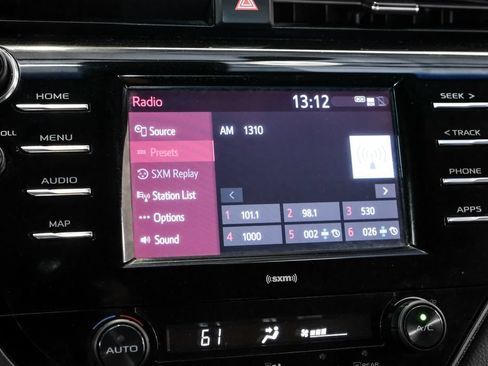 Used 2020 Toyota Camry SE FWD image 27