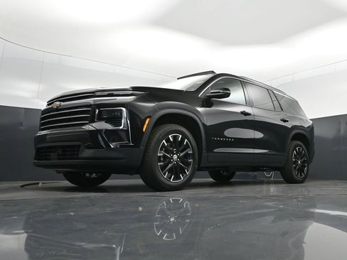 New 2026 Chevrolet Traverse LT w/ Sun and Wheel Package FWD image 38