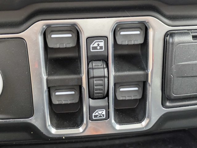 Certified 2026 Jeep Wrangler Unlimited Sahara AWD/4WD image 23