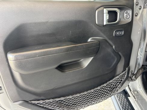 Used 2022 Jeep Gladiator Sport AWD/4WD image 10