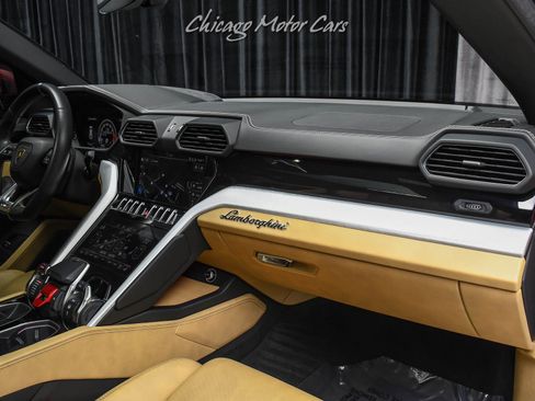 Used 2021 Lamborghini Urus AWD/4WD image 24