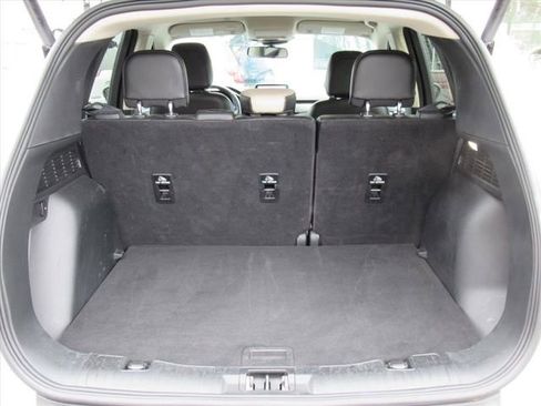 Used 2020 Ford Escape Titanium image 29