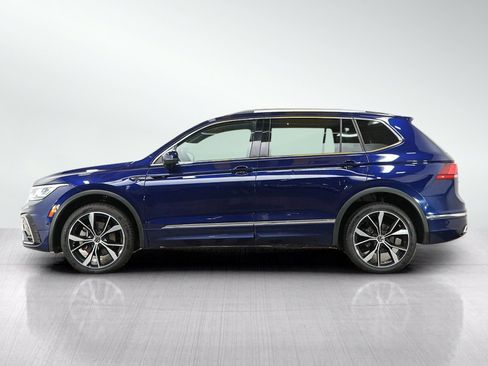 Used 2024 Volkswagen Tiguan SEL R-Line AWD/4WD image 2